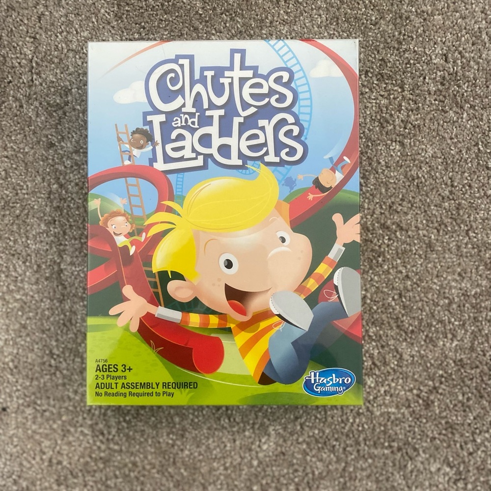 ⭐️Hasbro⭐️Chutes and Ladders Board Game